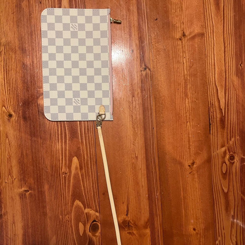 Louis Vuitton MM/GM Neverfull Pouchette